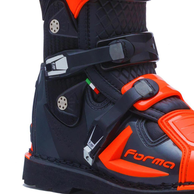 Forma predator 2.0 outlet boots